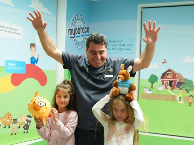 https://vilafortuny.com/wp-content/uploads/2025/01/Dr.Fadi-W-Kids-airway-centric-dentist-Dubai-Vilafortuny-640x479.jpg